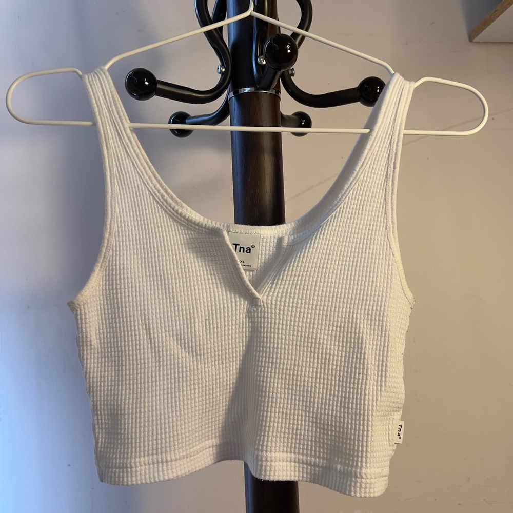 3/$20 aritzia TNA waffle tank